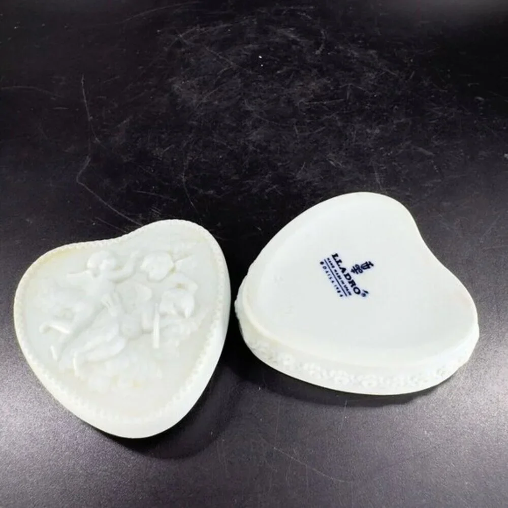 1984 Lladro Small Heart Shaped Trinket Box‎ Three Cherubs Light Blue Porcelain